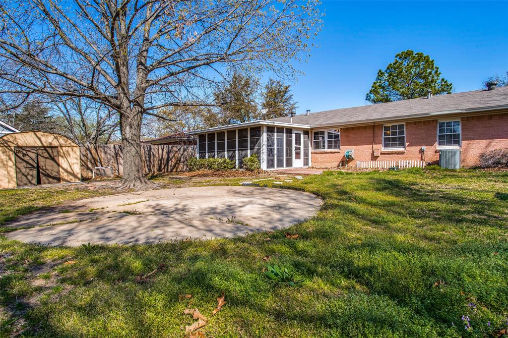 Valwood Park 22 - Residential Lease