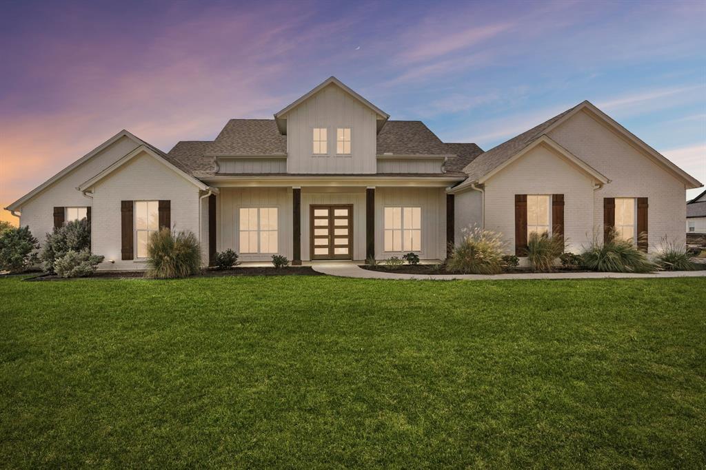 1208 Eagles Bluff Drive