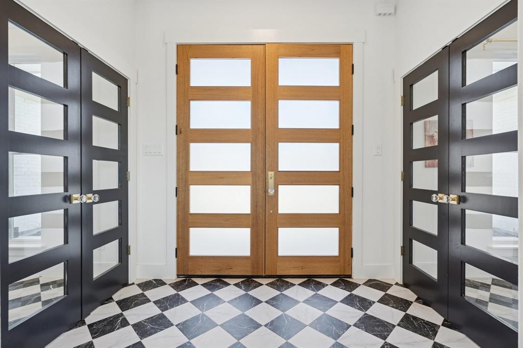 1208 Eagles Bluff Drive