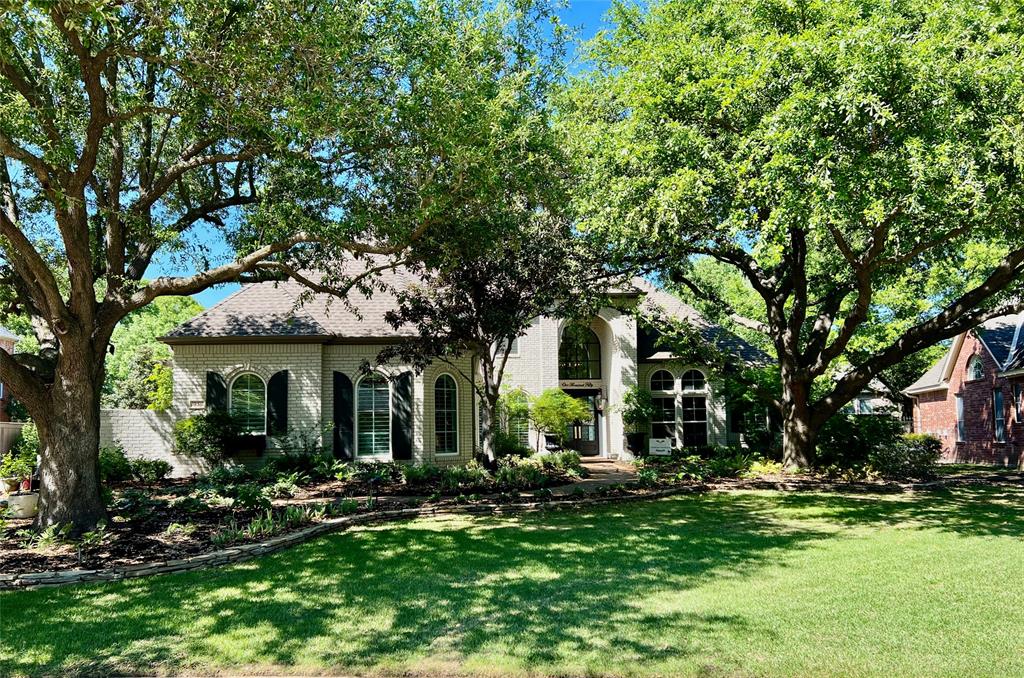 1050 Highland Oaks Drive