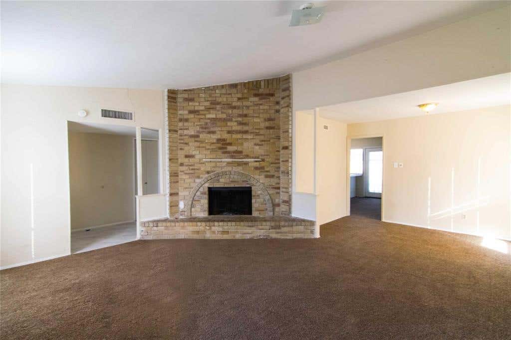 Photo of 617 Via Del Sur, Mesquite, TX 75150 (MLS # 21316475)