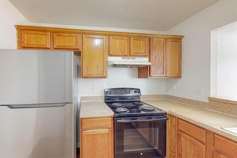 Photo of 404 Truman Street, Arlington, TX 76011 (MLS # 21225617)