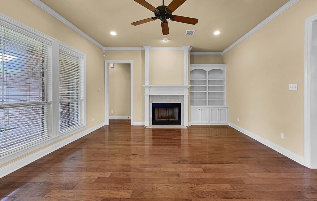1105 Charing Cross Drive