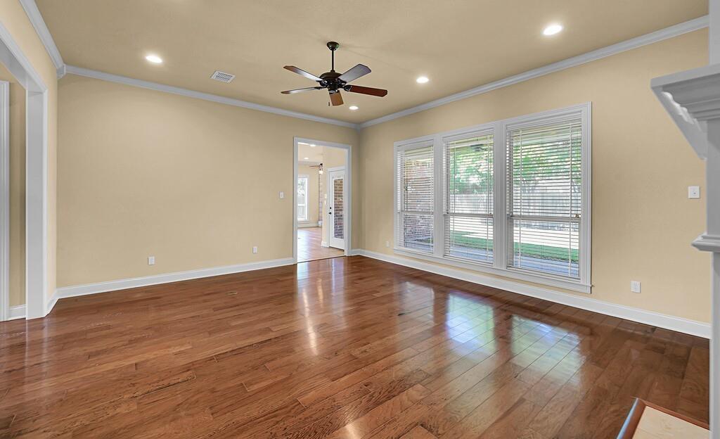 1105 Charing Cross Drive