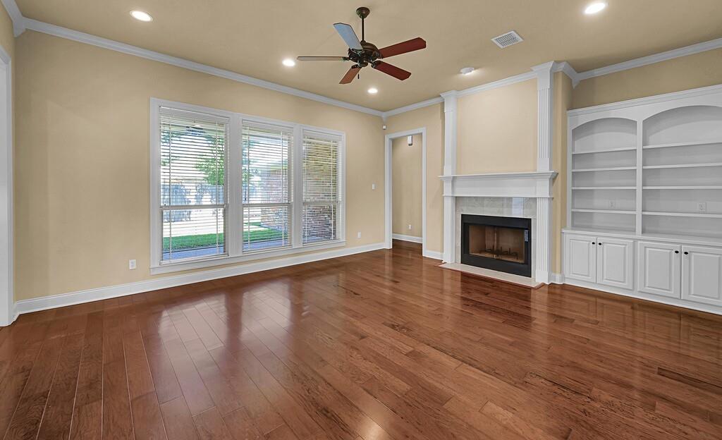 1105 Charing Cross Drive