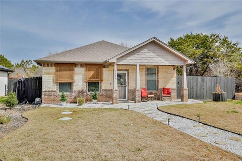 Photo of 1136 Ridgeview Circle, Granbury, TX 76048 (MLS # 21286285)