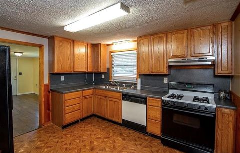 Photo of 421 Mars Drive, Shreveport, LA 71106 (MLS # 21280458)