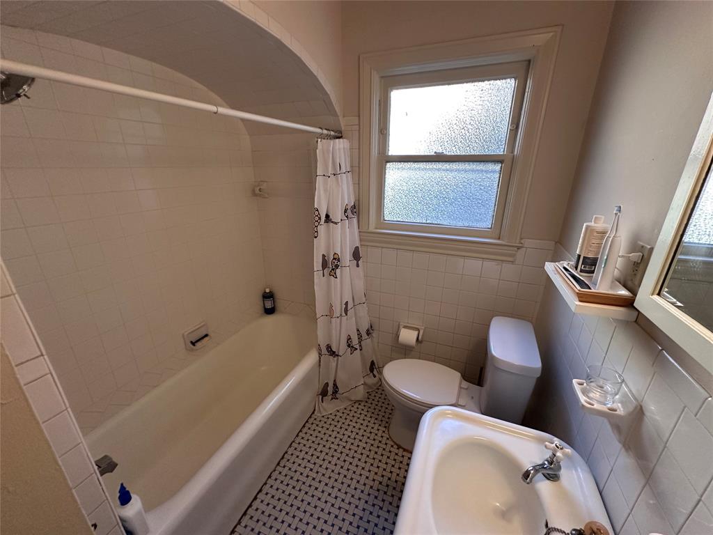 Vickery Adams - Residential Lease