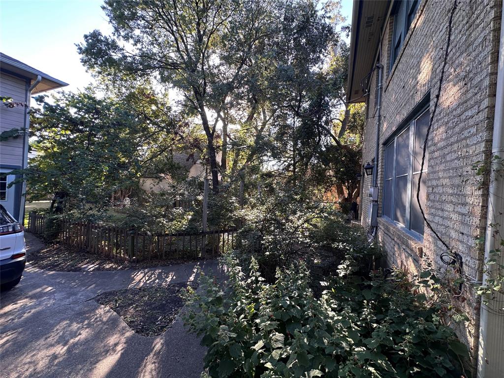 Vickery Adams - Residential Lease