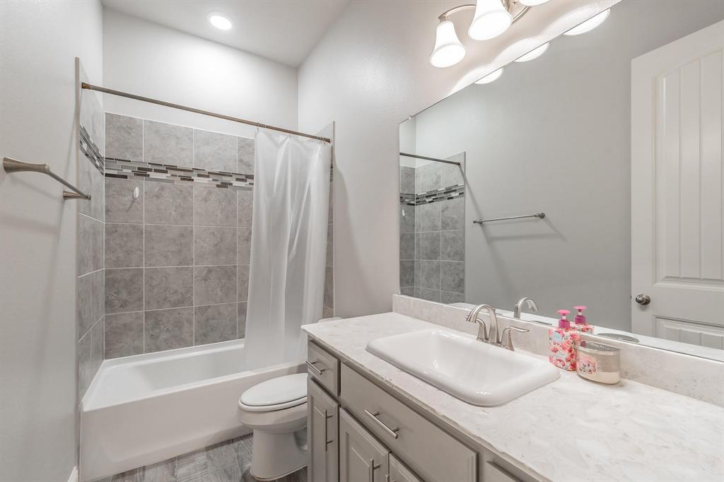 Estates Of Lakeshore Ph I The - Residential