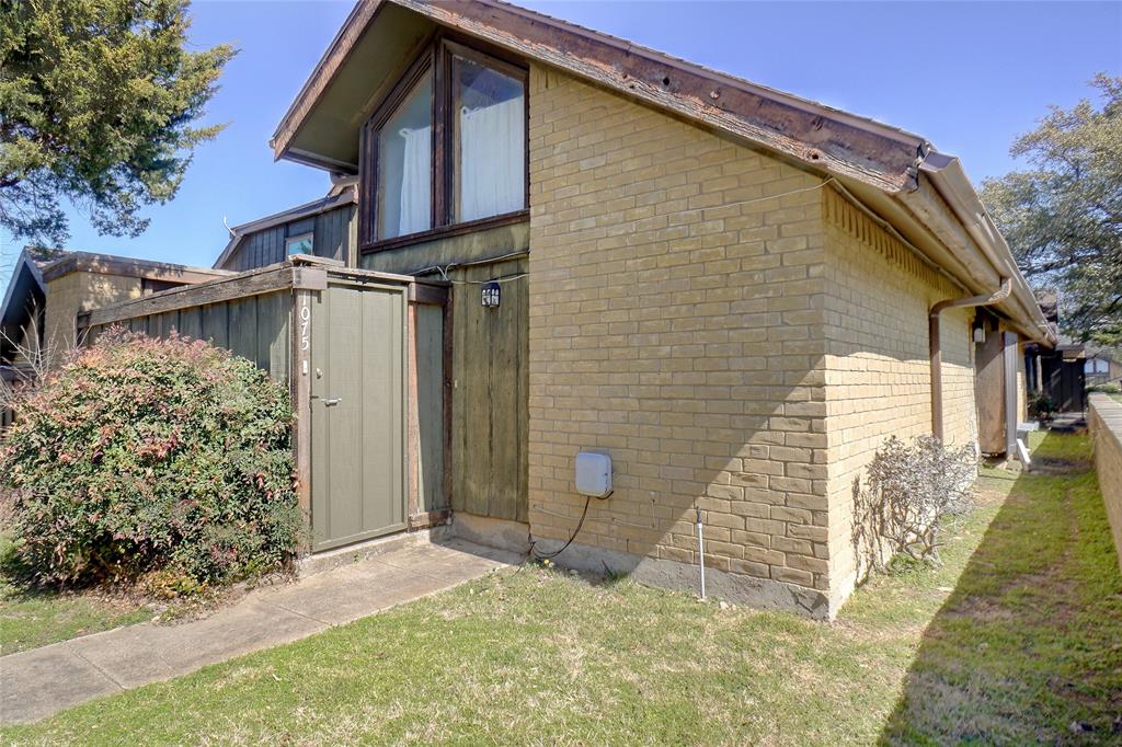 Country Condos Creek - Residential Income