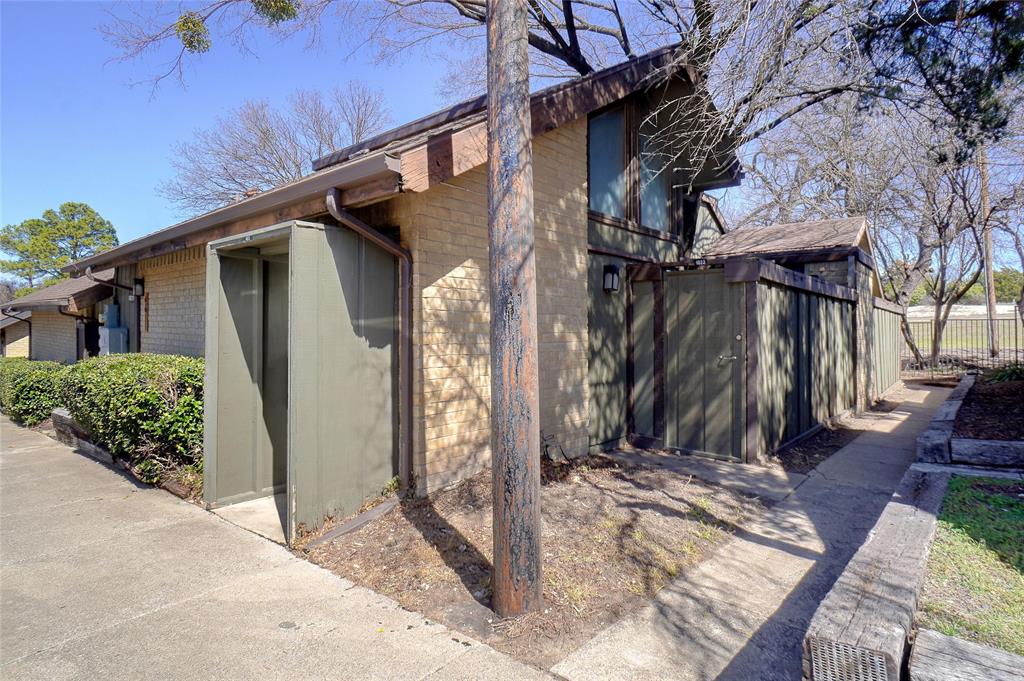 Country Condos Creek - Residential Income