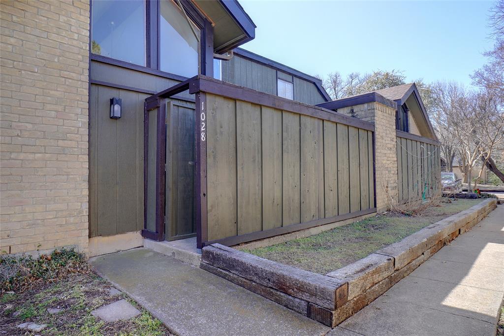 Country Condos Creek - Residential Income