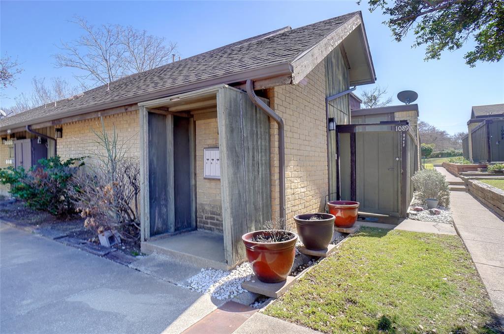 Country Condos Creek - Residential Income