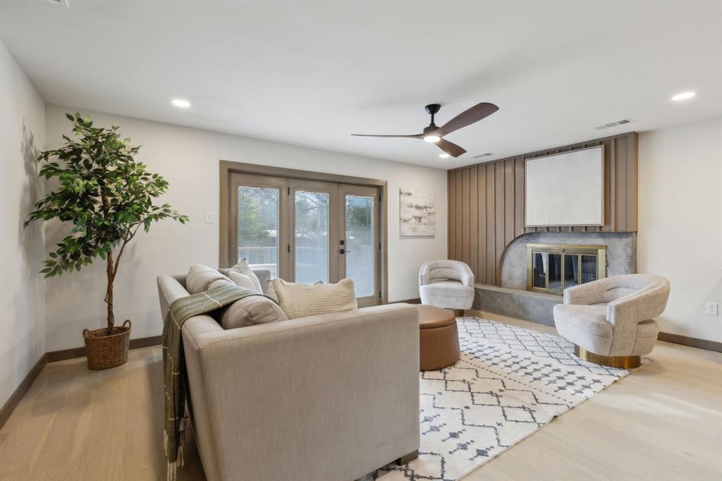 10840 Meadowcliff Lane
