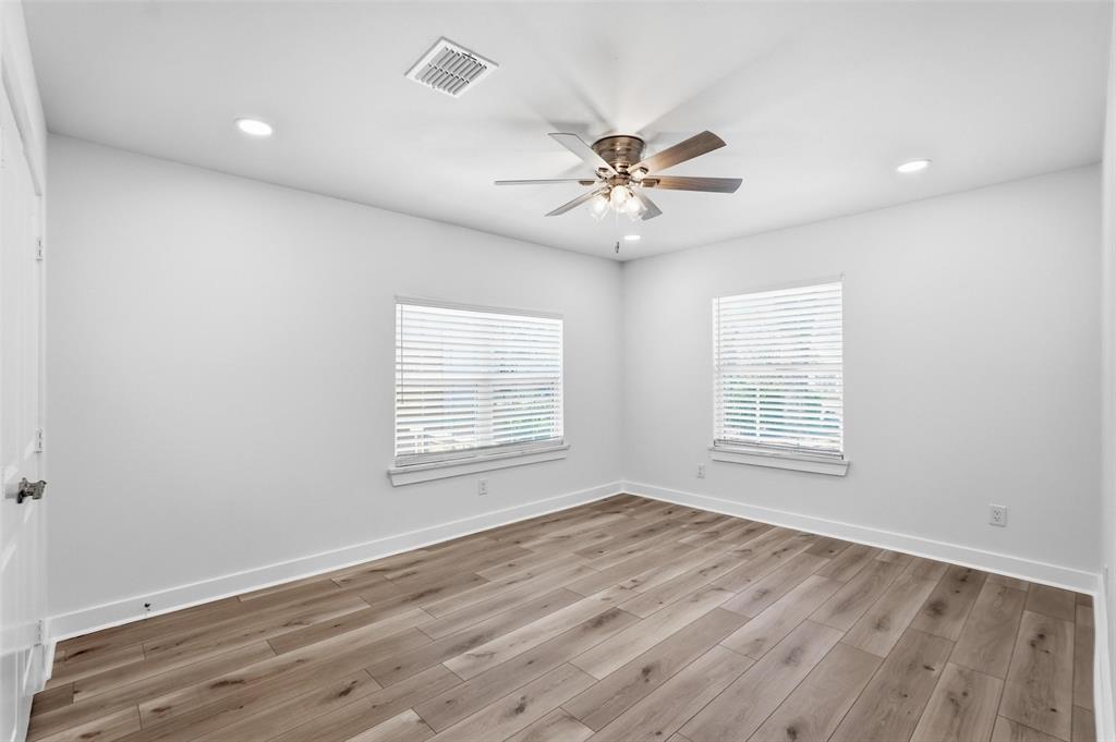 2518 W Amherst Avenue