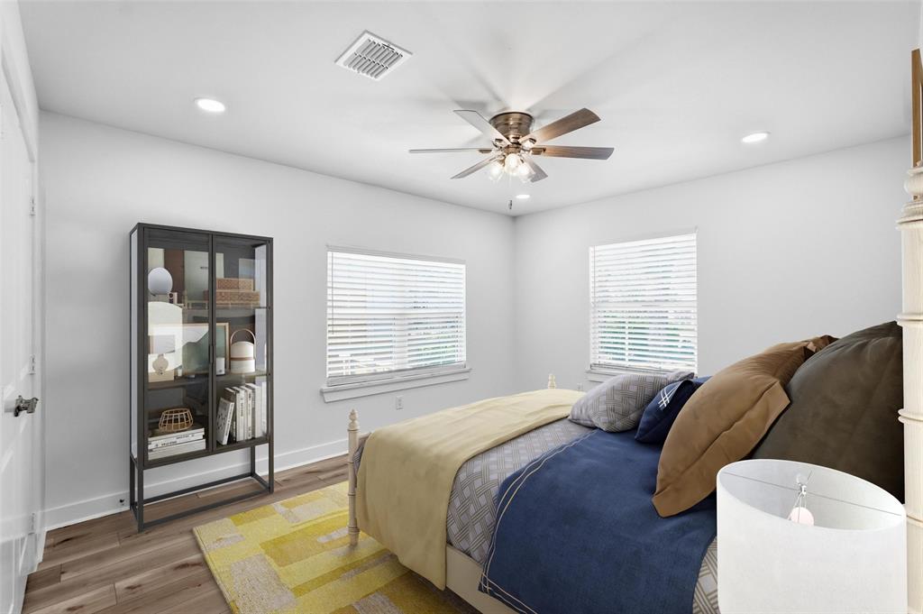 2518 W Amherst Avenue