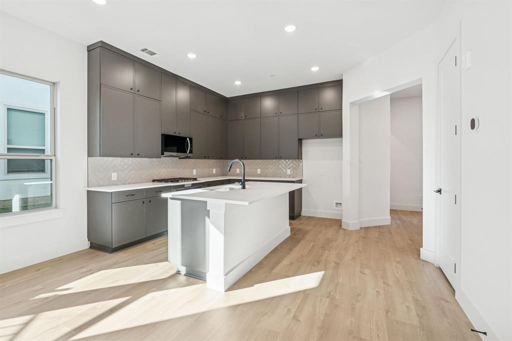 Lewisville Water's Edge II Condominium - Residential