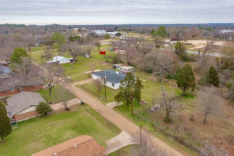 A home in Mabank