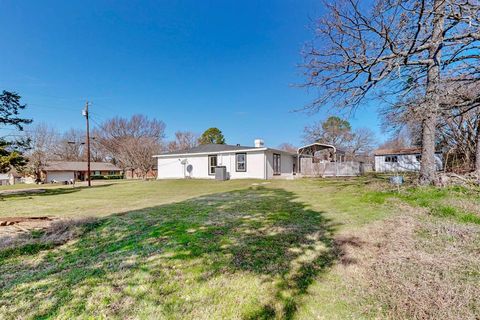 A home in Mabank