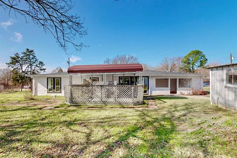 A home in Mabank