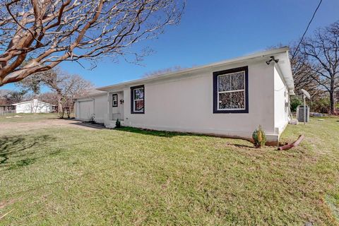 A home in Mabank