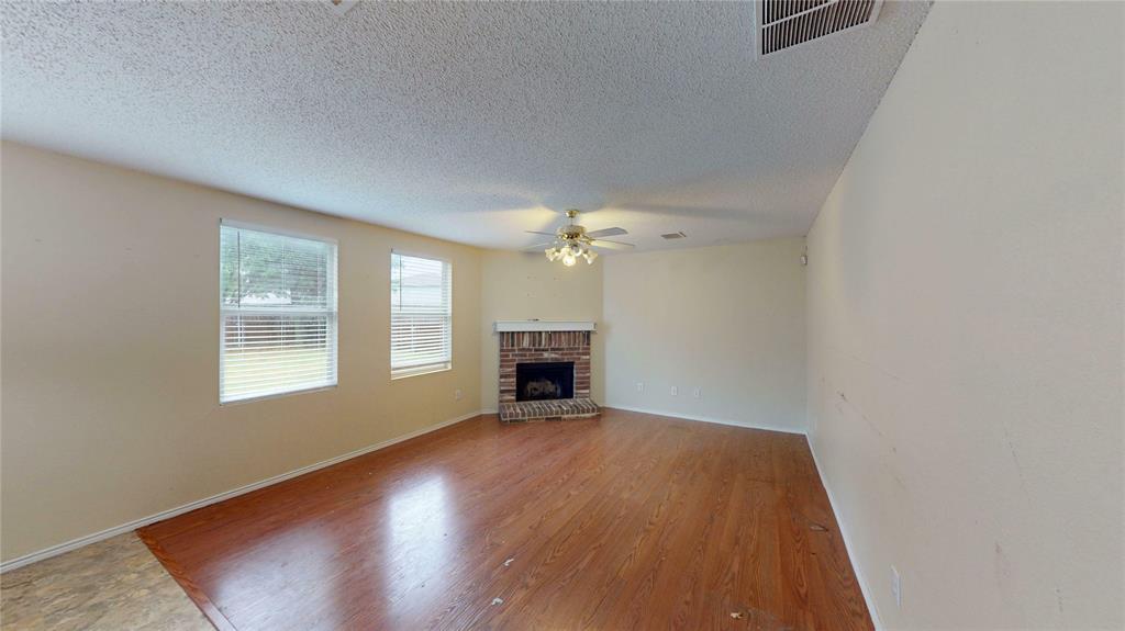 2613 S Wavecrest Court