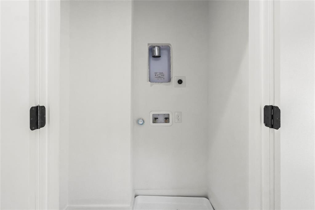 Lincoln Manor - Residential