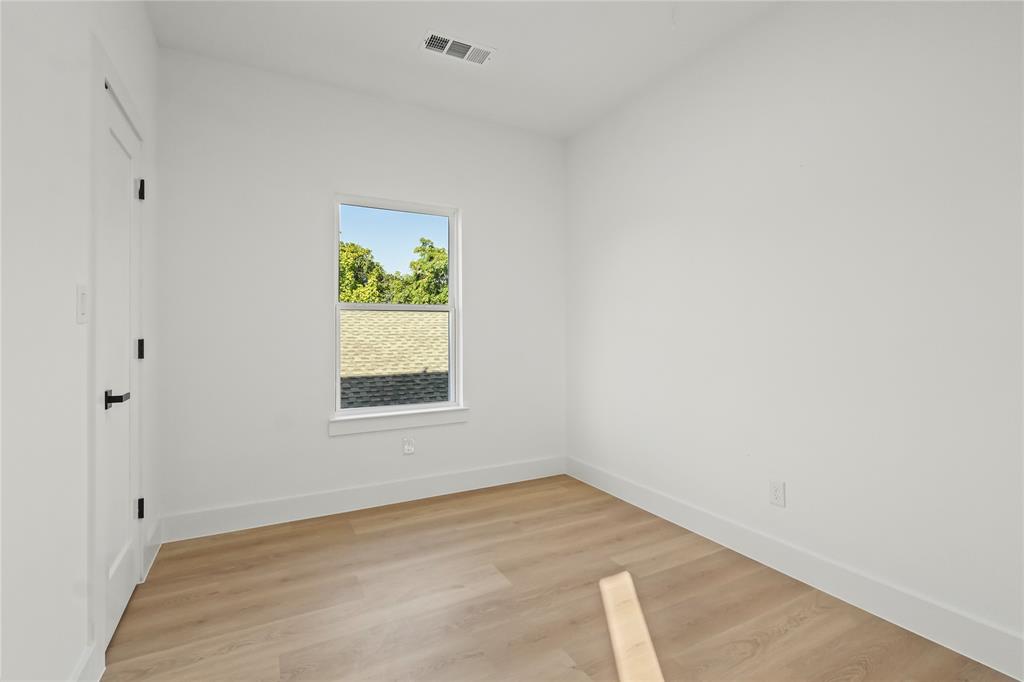 Lincoln Manor - Residential