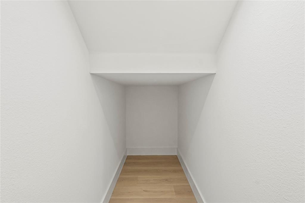 Lincoln Manor - Residential