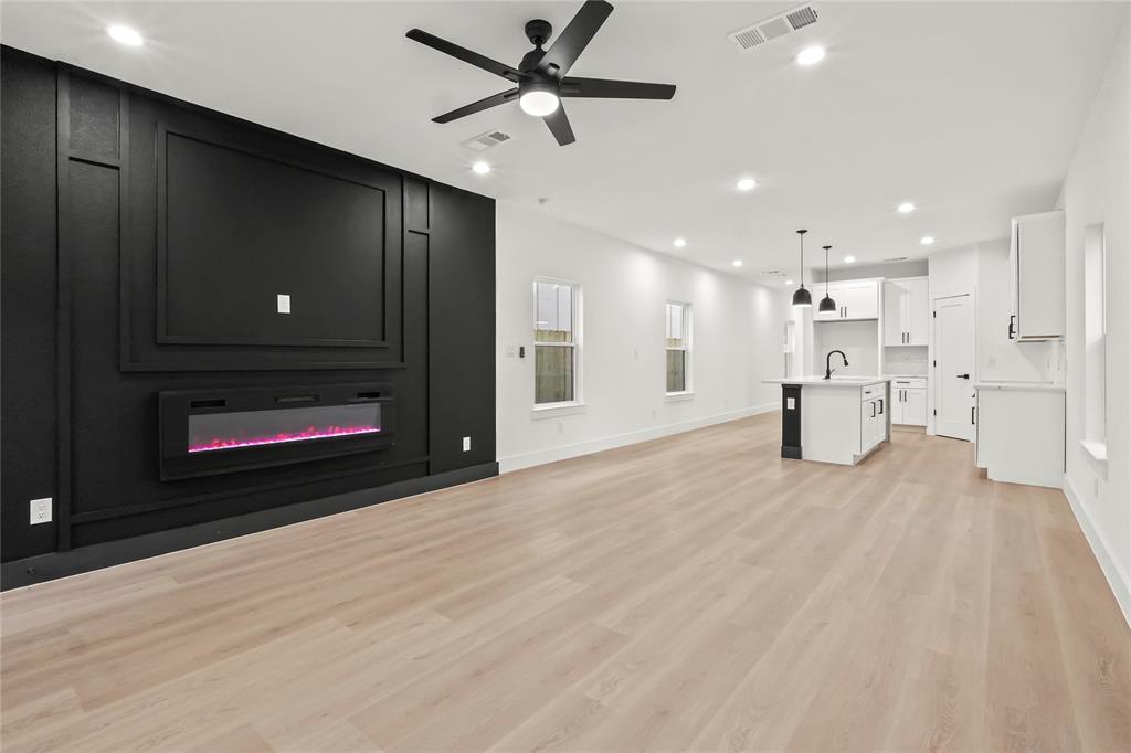 Lincoln Manor - Residential