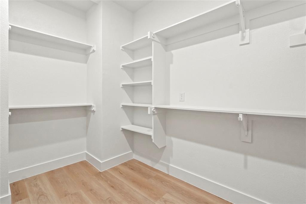 Lincoln Manor - Residential