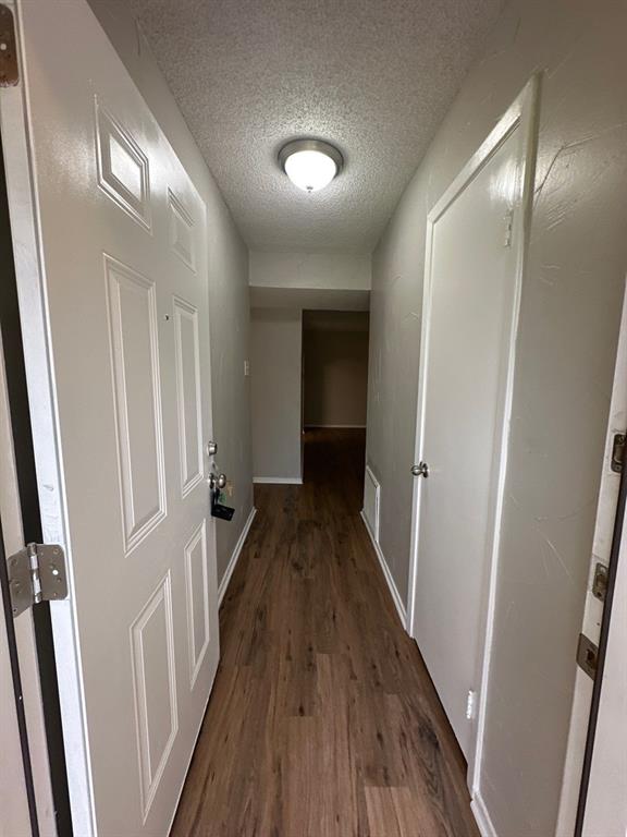Photo of 1014 Tulip Trail, Mesquite, TX 75149 (MLS # 21368316)