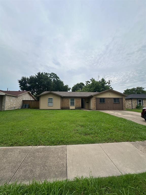 Photo of 1014 Tulip Trail, Mesquite, TX 75149 (MLS # 21368316)