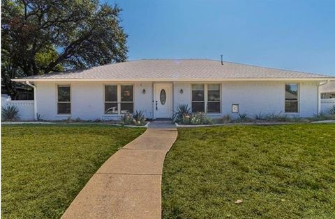 3624 Big Horn Trail Plano TX 75075