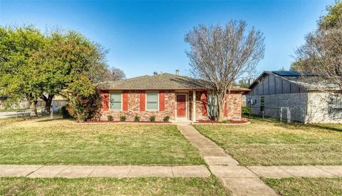 1501 Meandering Way Garland TX 75040