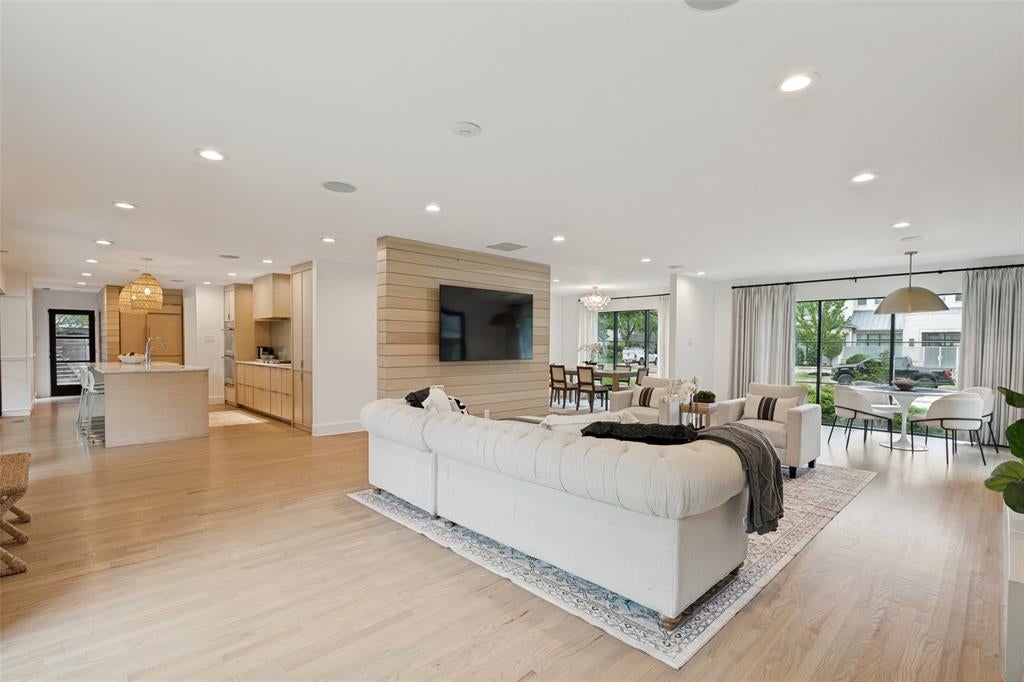 4325 Pomona Road