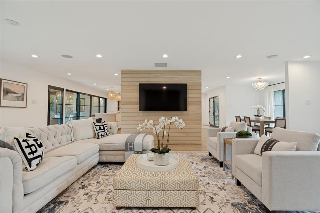 4325 Pomona Road
