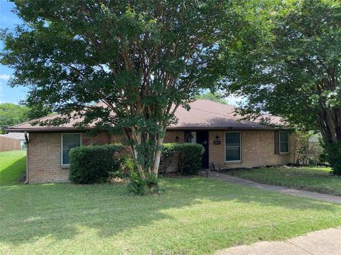 865 E Laureland Road Dallas TX 75241