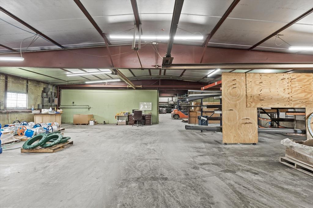 A MC BRAYER - Commercial Sale