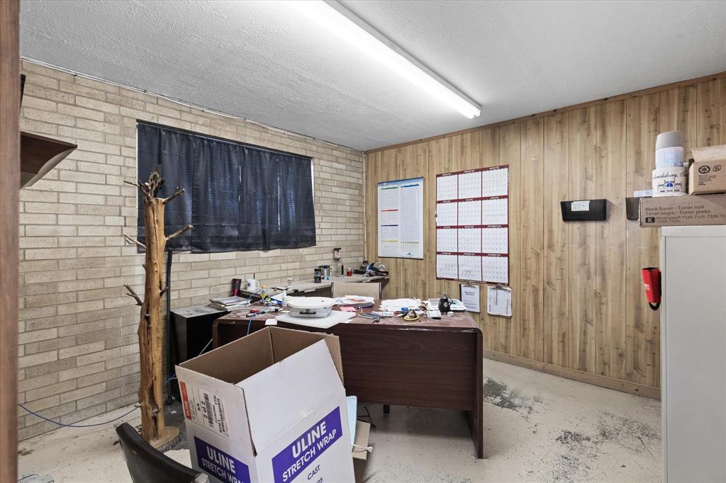 A MC BRAYER - Commercial Sale