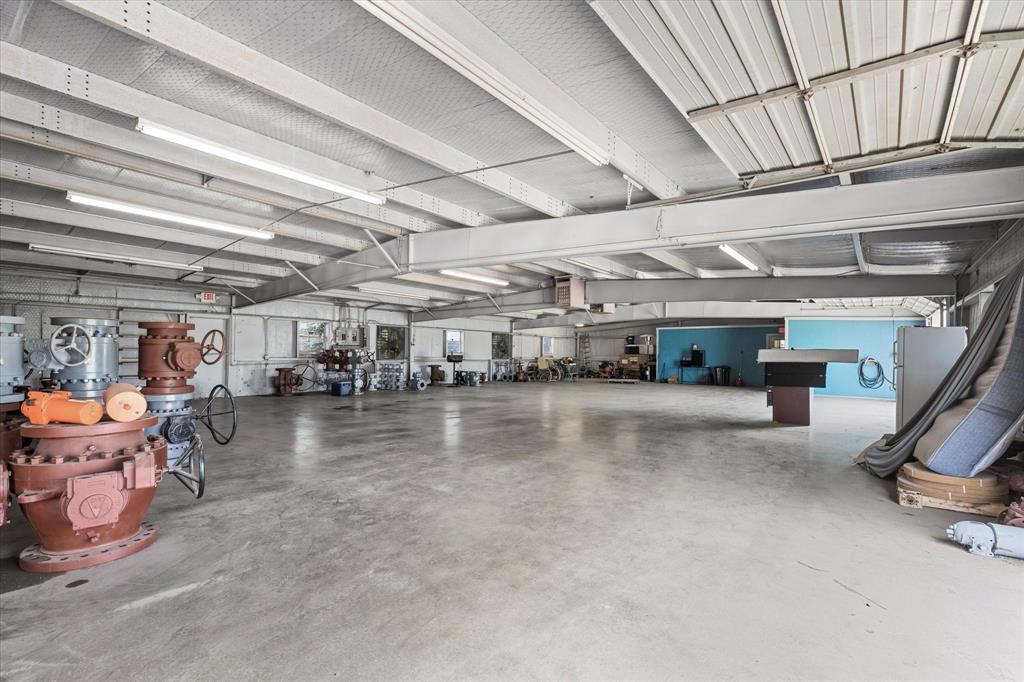 A MC BRAYER - Commercial Sale