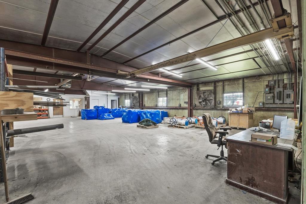 A MC BRAYER - Commercial Sale