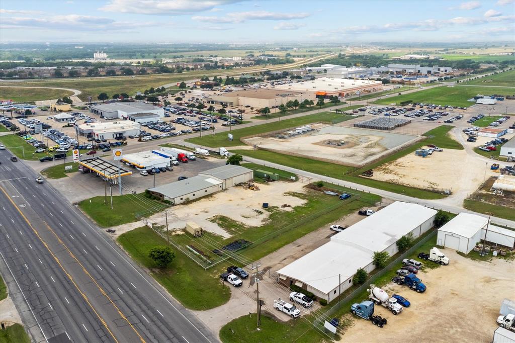 A MC BRAYER - Commercial Sale