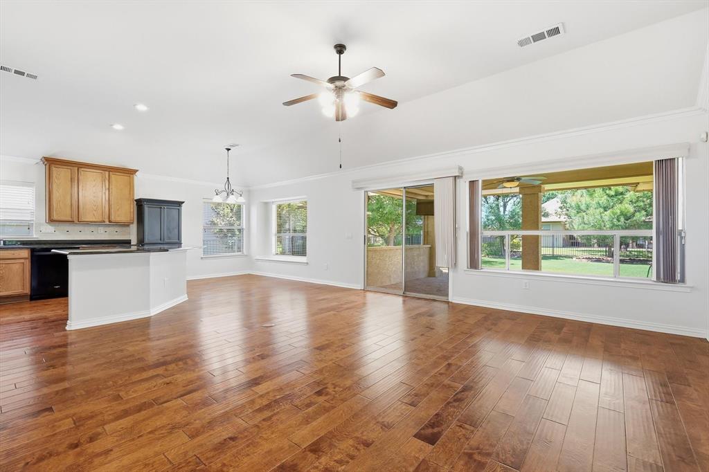 9608 Lindenwood Trail