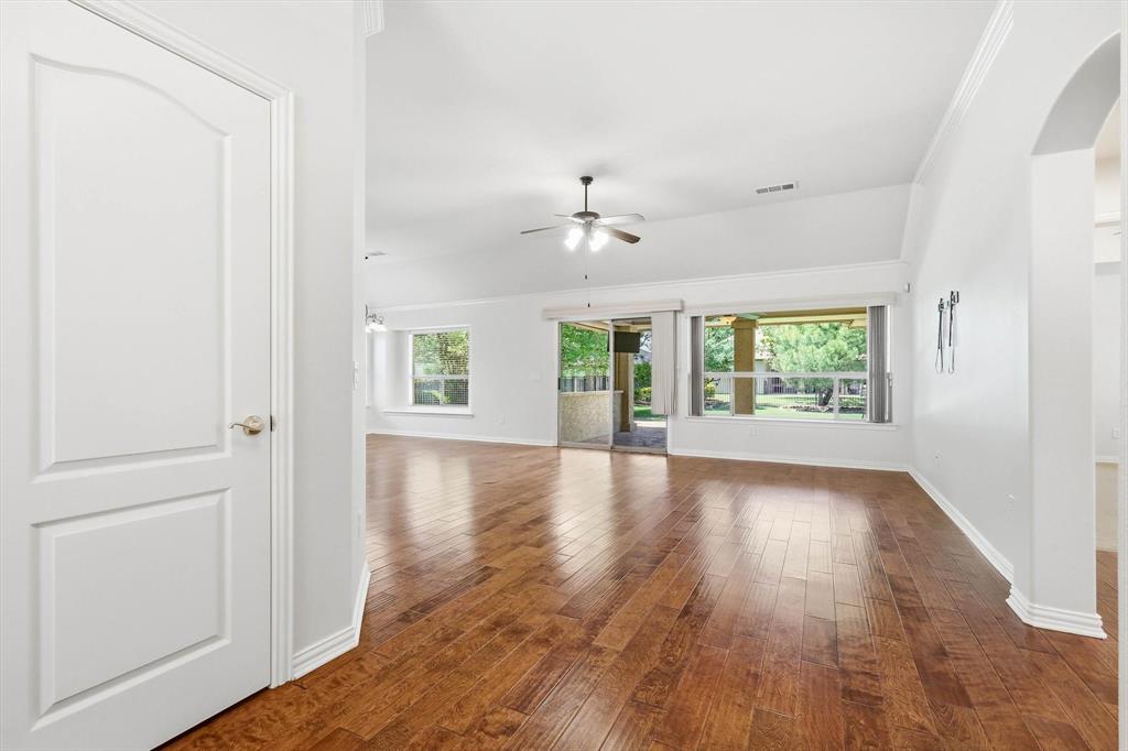 9608 Lindenwood Trail