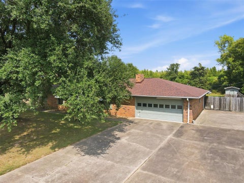 Photo of 221 County Road 3220, Mount Pleasant, TX 75455 (MLS # 21385432)