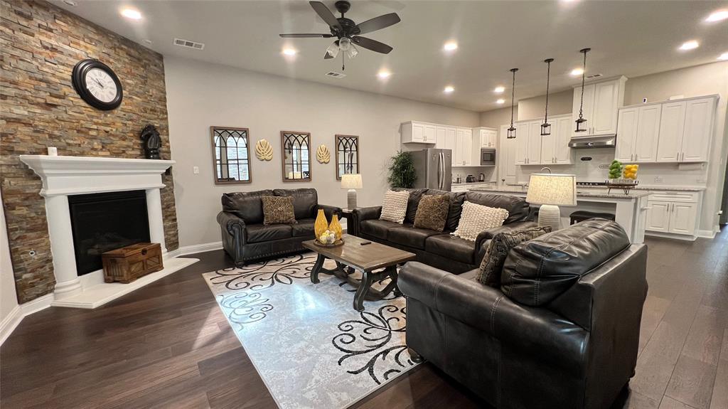 4557 El Paso Drive