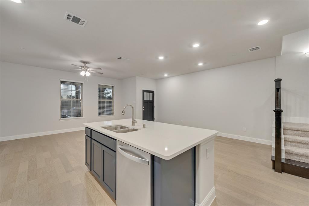 Bayside Twnhms - Residential Lease