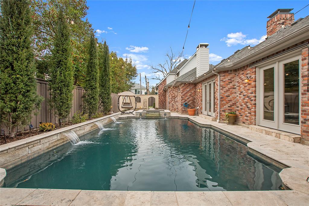 V W Greenwades - Residential